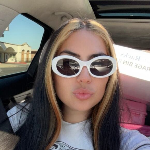 CELINE Sunglasses Triomphe Oval Barbie CL40194U - Picture 3 of 5